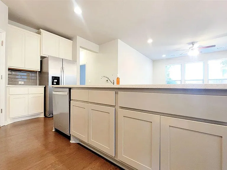 9006 Gage Dr — Photo 7