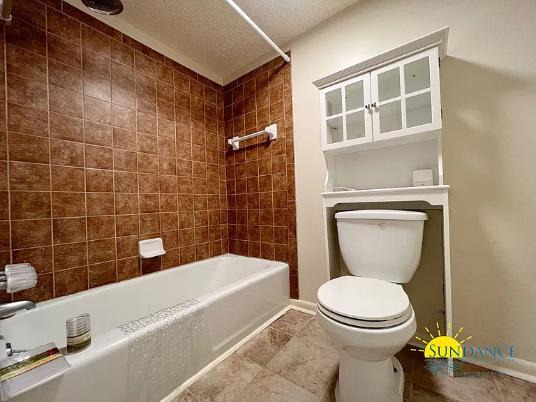 408 Marshall Ct NW #6 — Photo 13