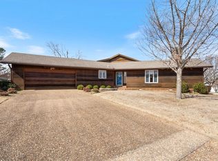 3483 N Greenbriar Dr, Fayetteville, AR 72703