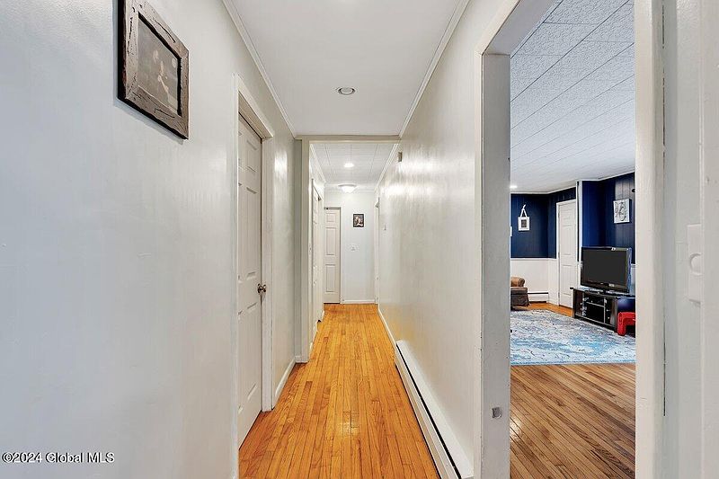 3rd image of 5 Woodard Street