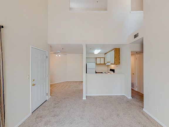 5th image of 1019 Dornajo Way APT 227