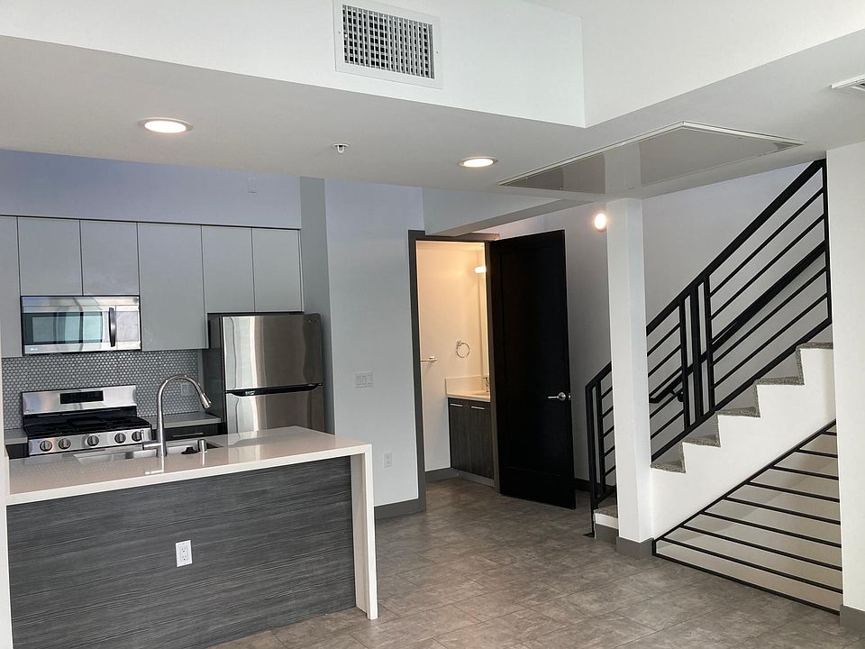 1st image of 3815 1/2 W Avenue 43 #216