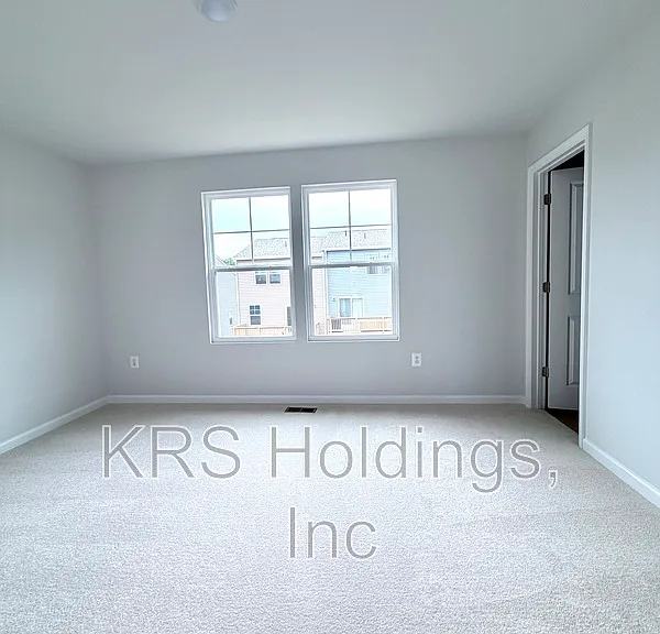 315 Old Field Dr — Photo 12
