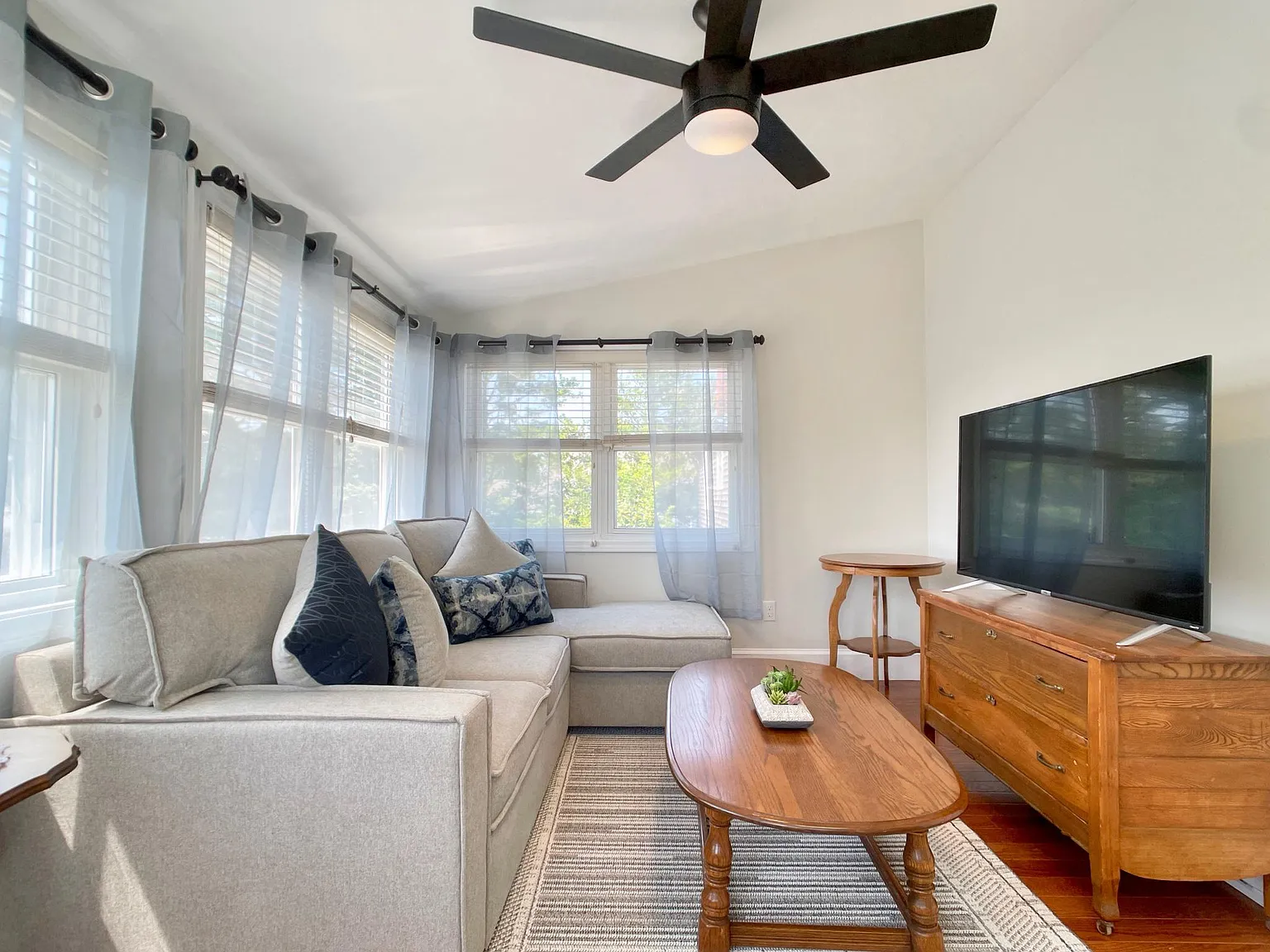 531 Green End Ave — Photo 3