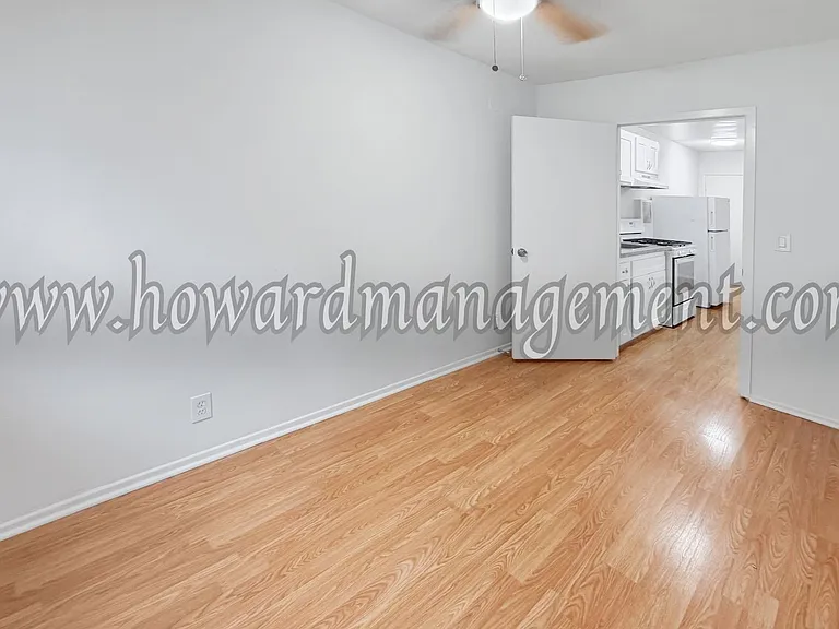 3717 Los Feliz — Photo 5