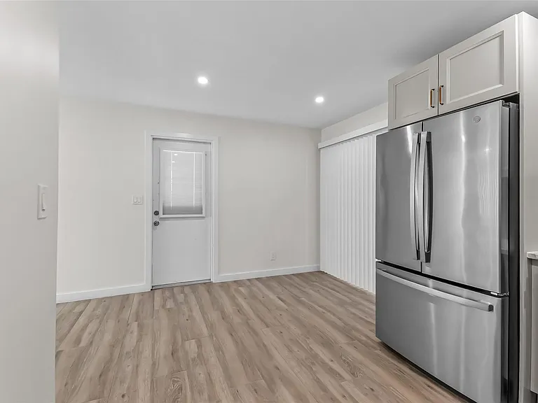 908 Lighthouse Dr — Photo 6