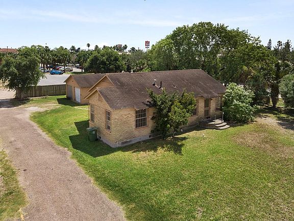 2nd image of 804 Boca Chica Blvd