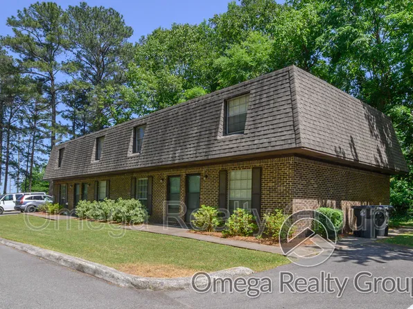 4 Indianwood Dr, Pelham, AL 35124