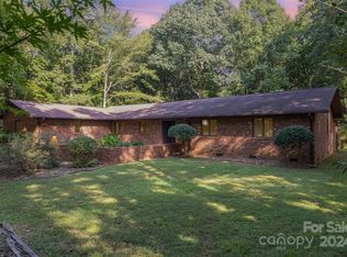 10703 Chestnut Hill Dr, Matthews, NC 28105