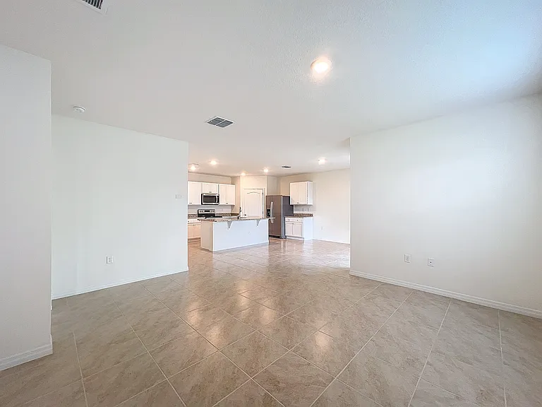 1043 Cascade Dr — Photo 31