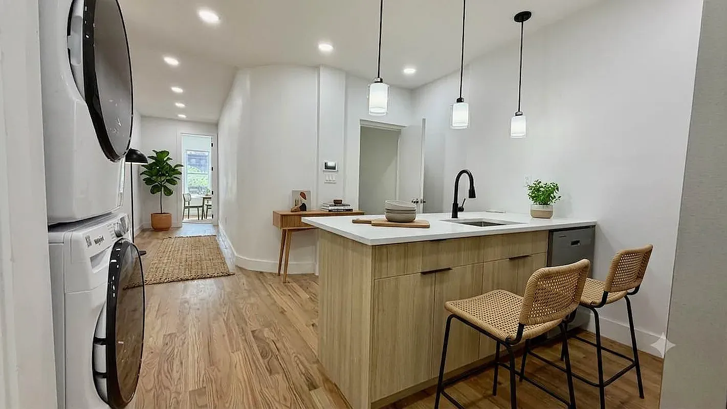 176 Utica Avenue — Photo 3
