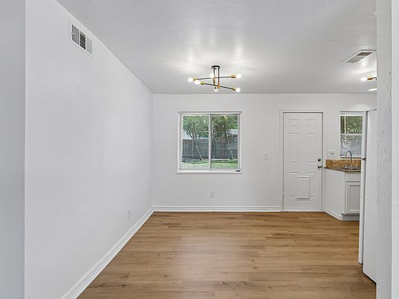 5th image of 1600 Andover Ct