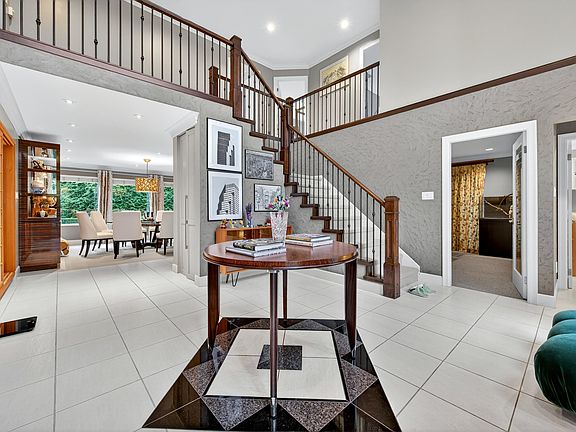 4th image of 5891 Laurelwood Ct