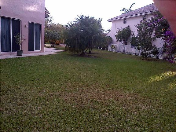4th image of 1520 NW 182nd Ter