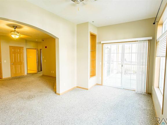 5th image of 7434 S Louise Ave #C104