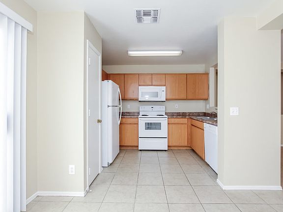 5th image of 11777 W Dahlia Dr