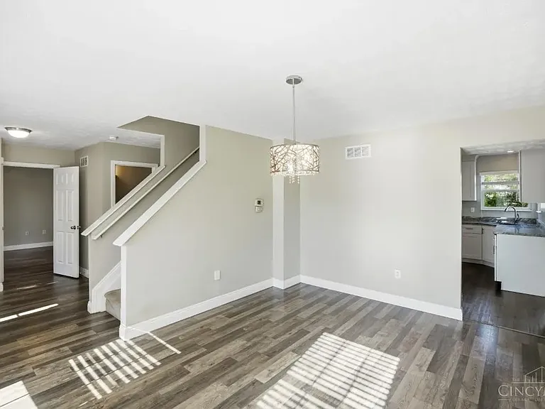 6672 Westminster Ct — Photo 10