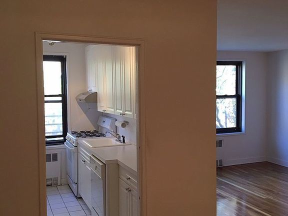 2nd image of 530 W 236th St APT 3M