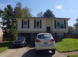 3804 Riveroaks Cir, Louisville, KY 40241
