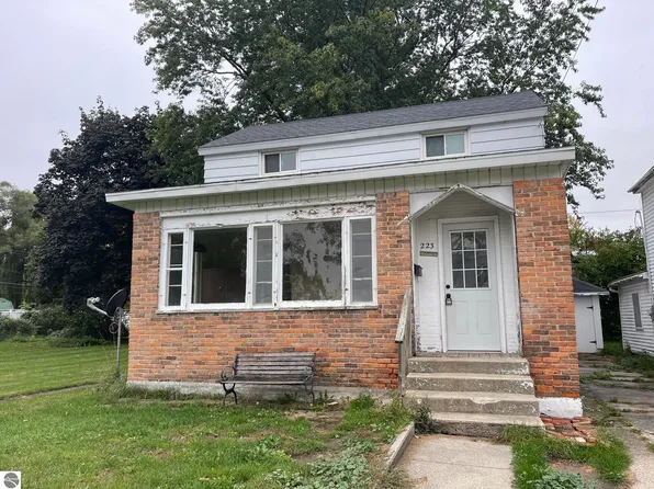 223 N Delaware St, Saint Louis, MI 48880