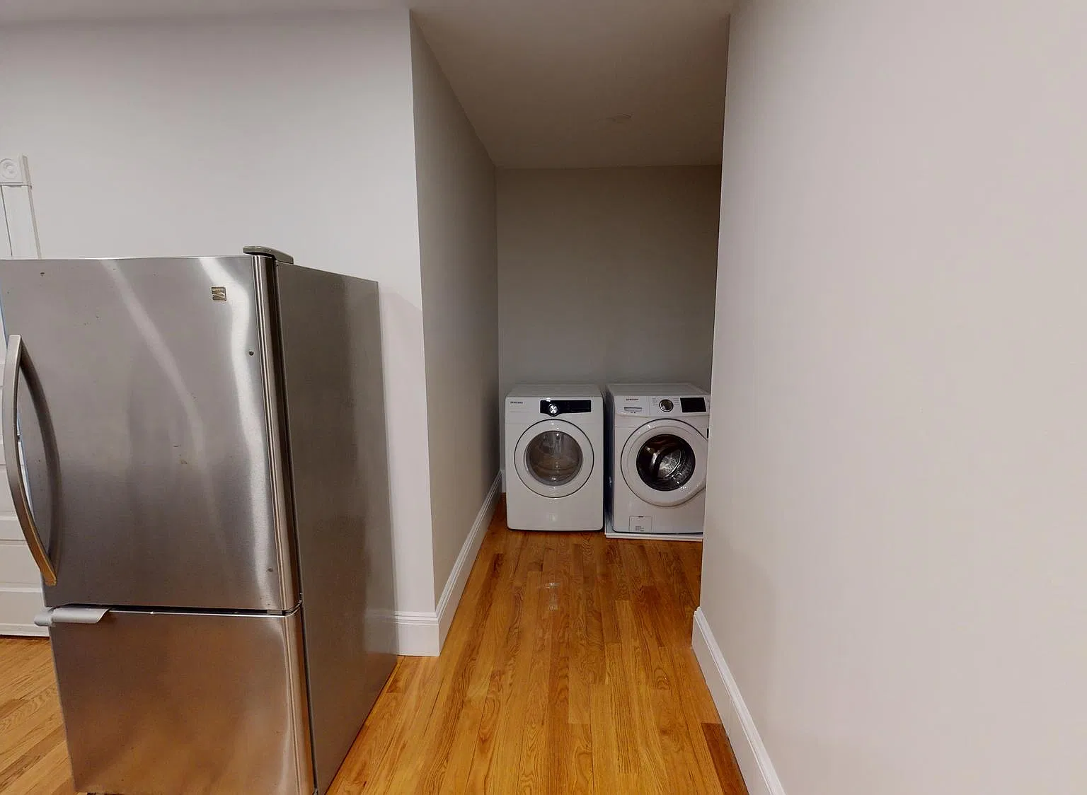 4 bed, $4,200 — Photo 2