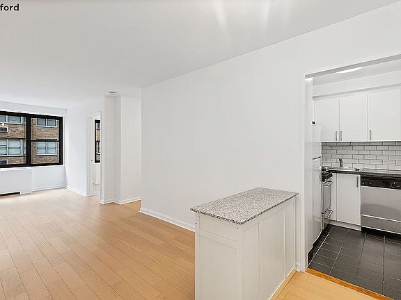3rd image of 35 E 38th St APT 6H