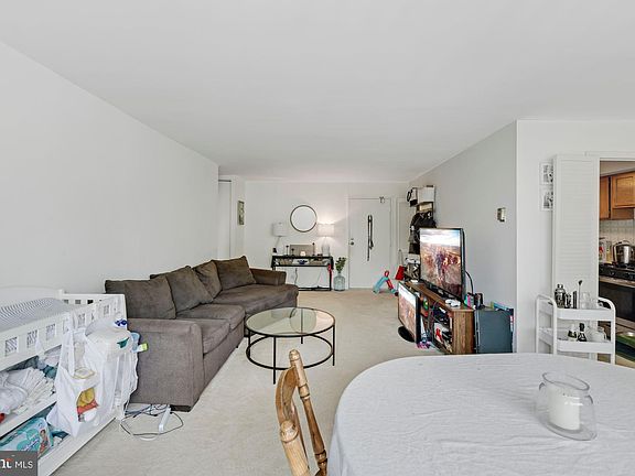 4th image of 5565 Columbia Pike APT 810