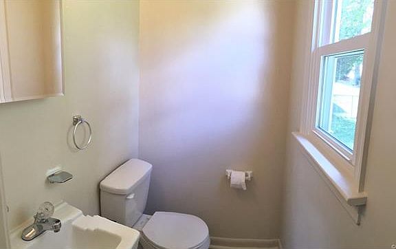 4th image of 210 N Beech Ave