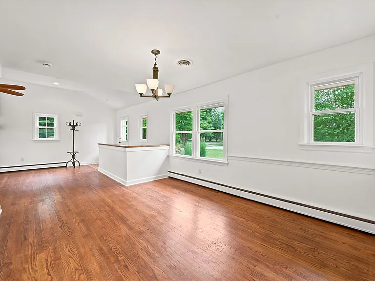 1058 Glen Hall Rd — Photo 13