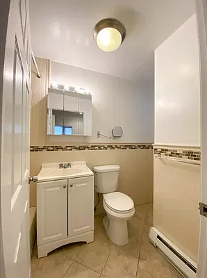 Bathroom, photo 2
