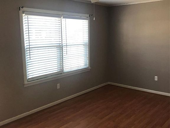 4th image of 313 E Falletti Ave