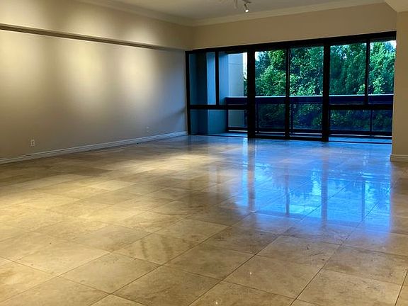 3rd image of 10445 Wilshire Blvd APT 305