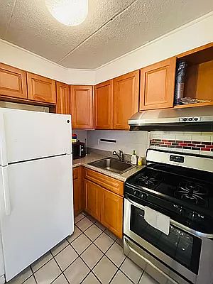4th image of 13976 35th Ave #8