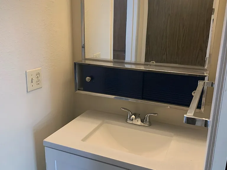 720 Adams St #10 — Photo 18