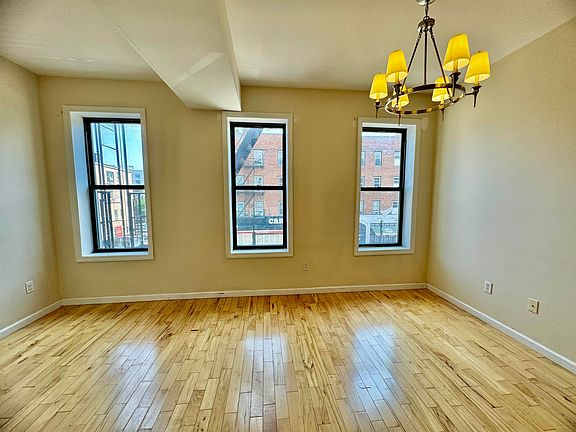3rd image of 687 Bergen Ave #2