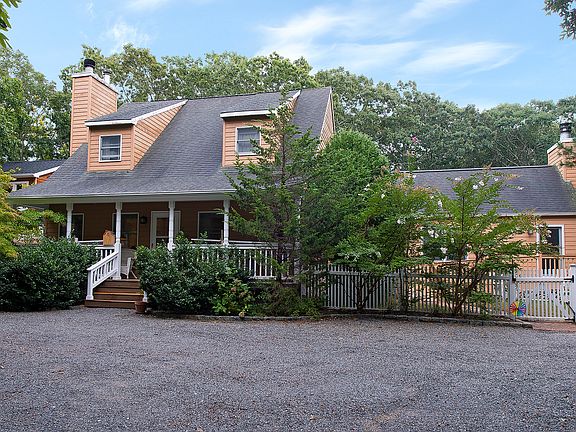 2nd image of 4 Neighborhood House Rd