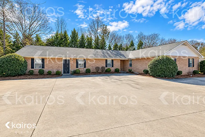 4 bed, 4.0 bath, 1659 sqft, $1,945 — Photo 1