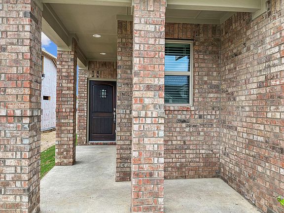 4th image of 3200 Sedge Grass Dr