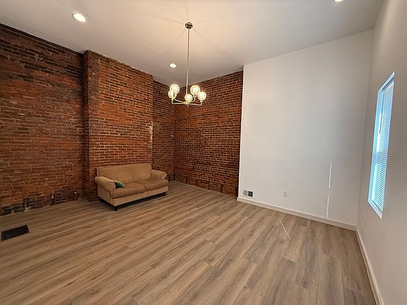 2nd image of 1546 Fulton St