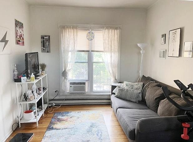 1st image of 726-728 W Roscoe St #28-3E