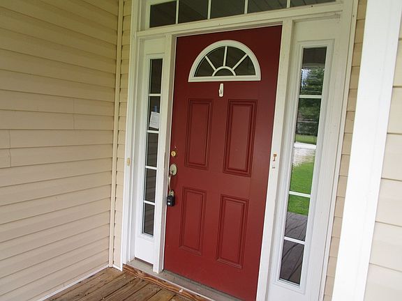 2nd image of 319 New Hampshire Cir