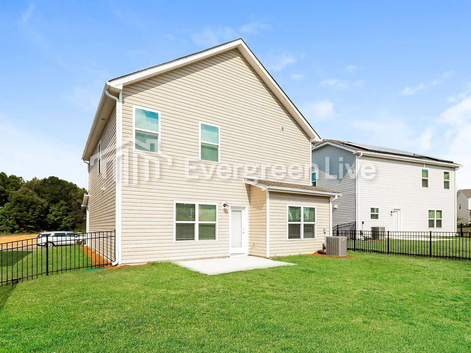 3 bed, 2.0 bath, 1779 sqft, $1,745 — Photo 3