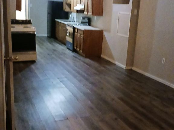 4th image of 507 E Grand Ave #1