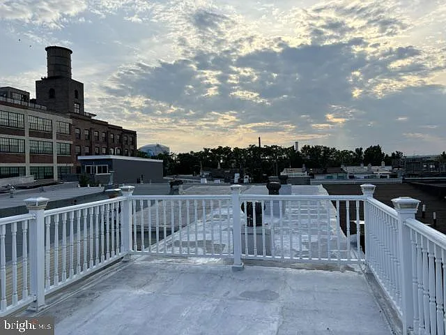 2 bed, 3.0 bath, 882 sqft, $3,000 — Photo 1