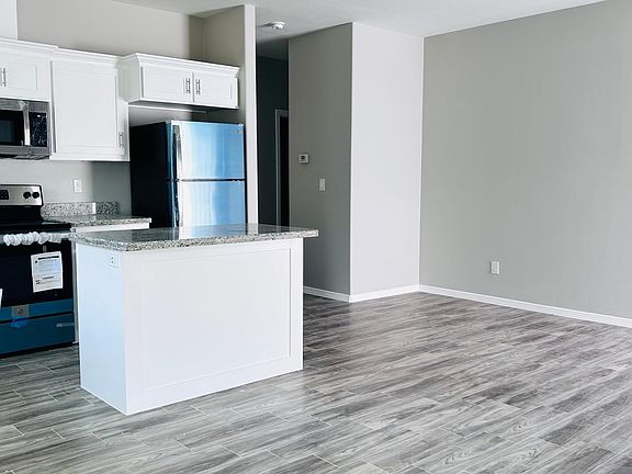 3rd image of 4903 N Dahlia St #3