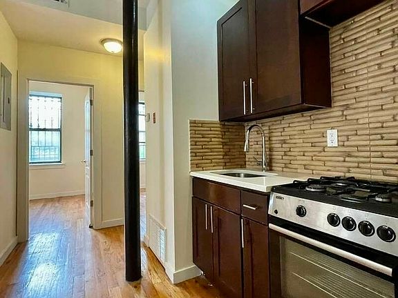 3rd image of 1151 Pacific St #1D