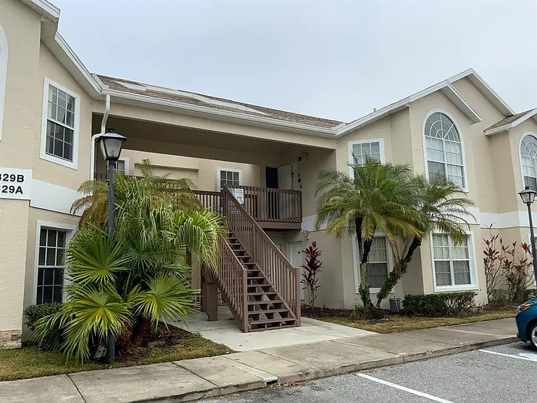 2327 Prime Cir #B — Photo 4