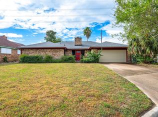 43 Quintana Dr, Galveston, TX 77554