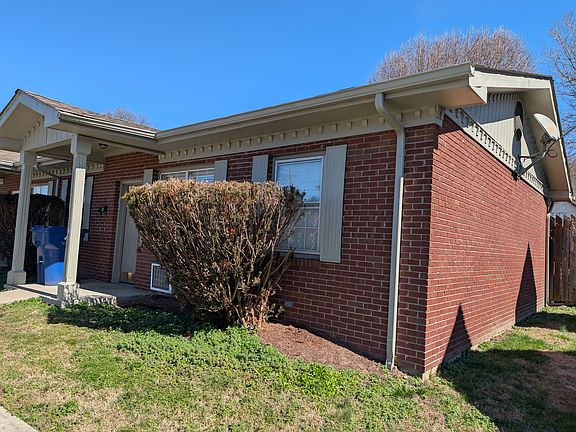 2nd image of 212 Broad St #5