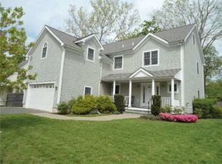 9 S End Ct, Old Greenwich, CT 06870